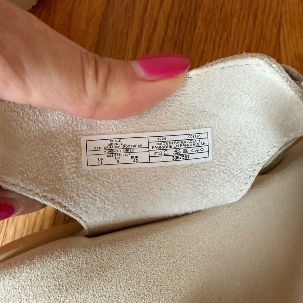 NWOT Merrelle Women's Fleur Leather Fisherman in chalk - Picture 7 of 7